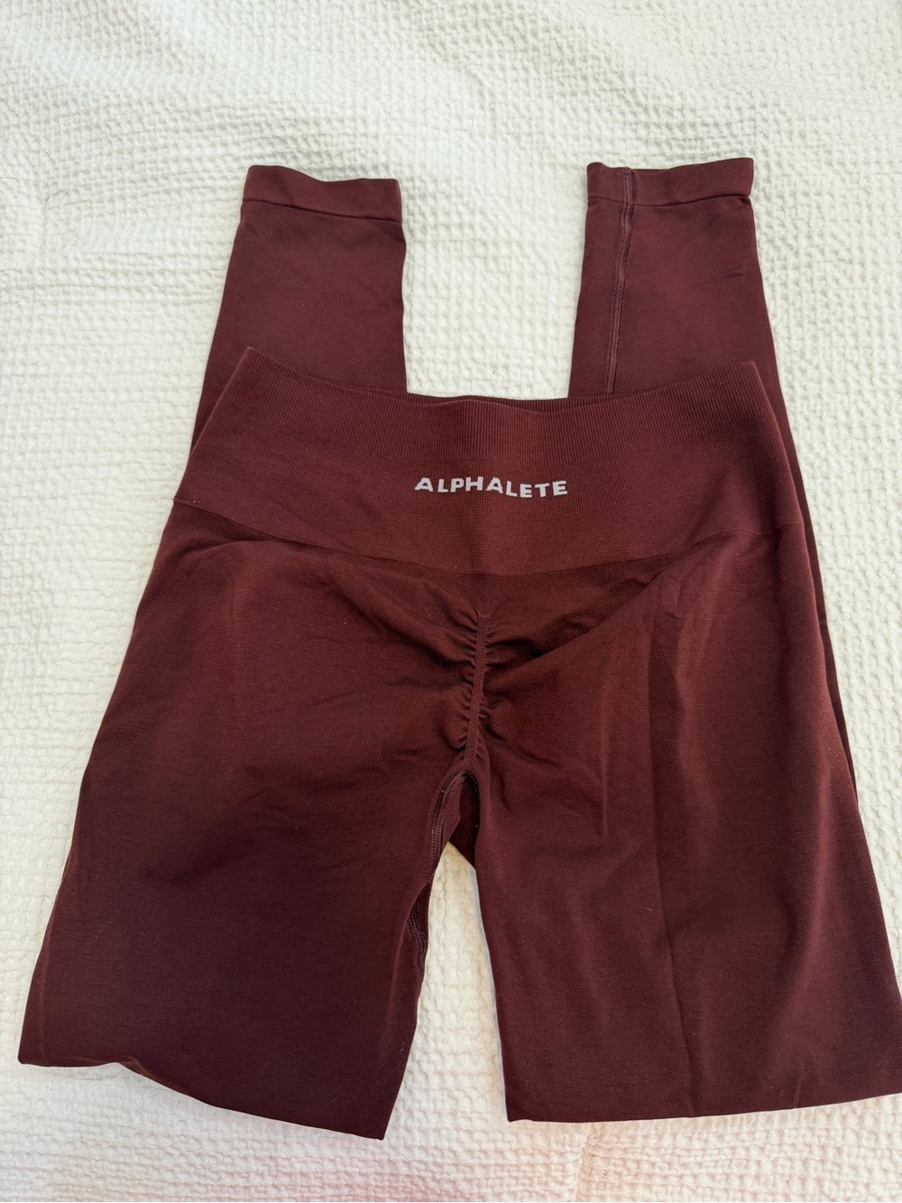 Alphalete High-Rise Ruched Seamless Bike Shorts — Burgundy